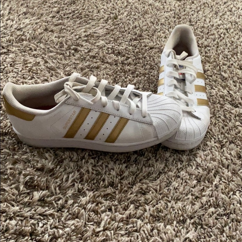 Gold stripe adidas